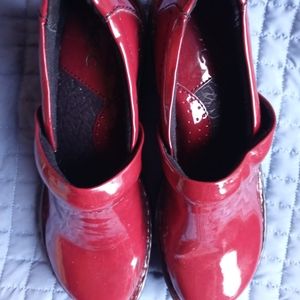 boc red shoes